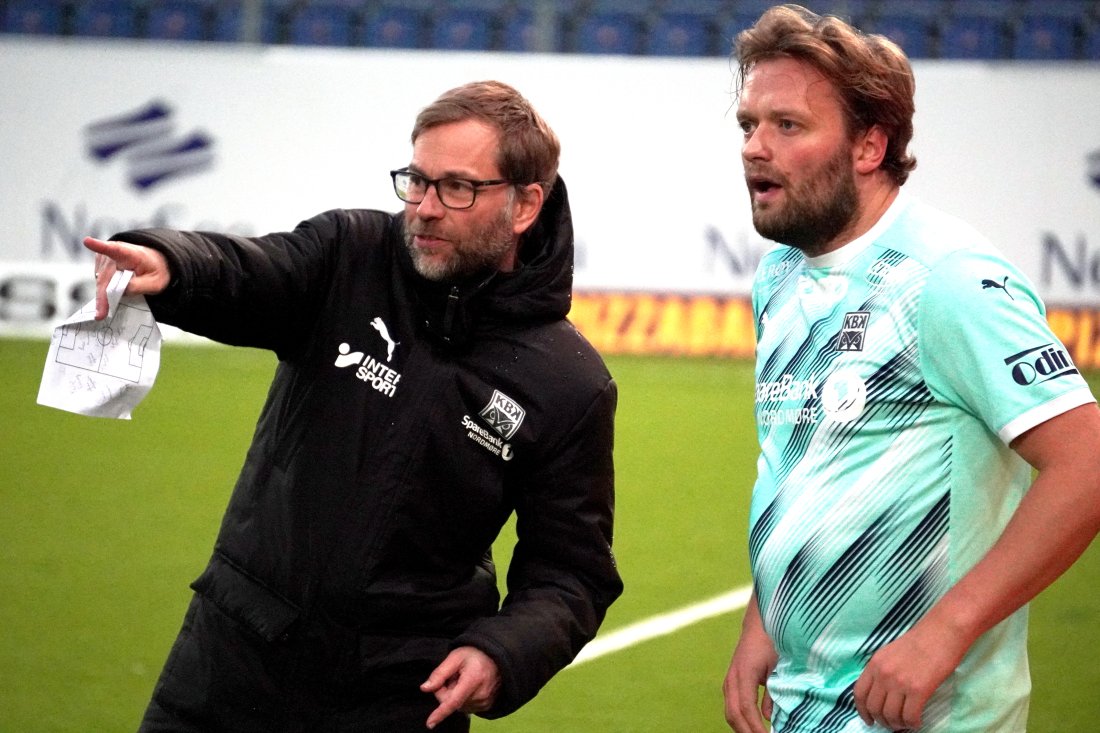 Karl Oskar Fjørtoft vant trenerduellen mot Amund Skiri.