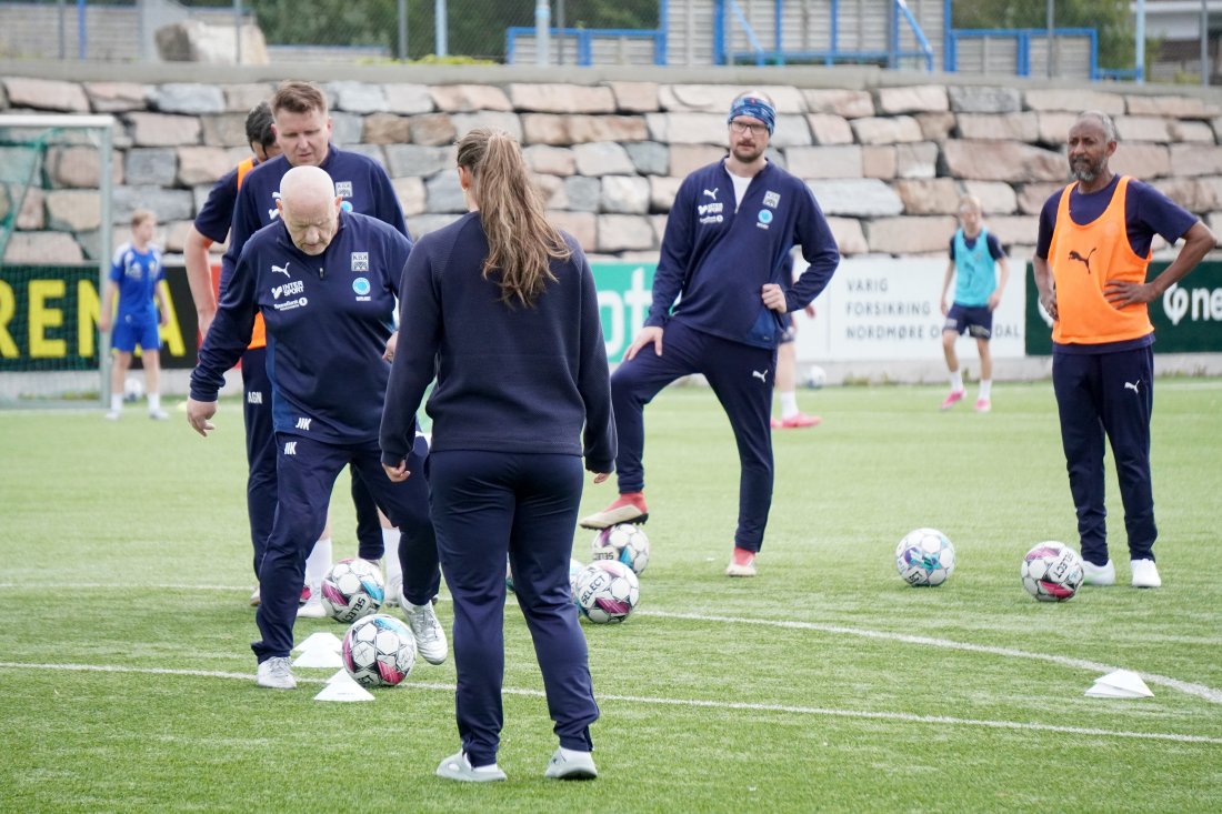 Avslutningsøvelser på torsdagens gatelagstrening.