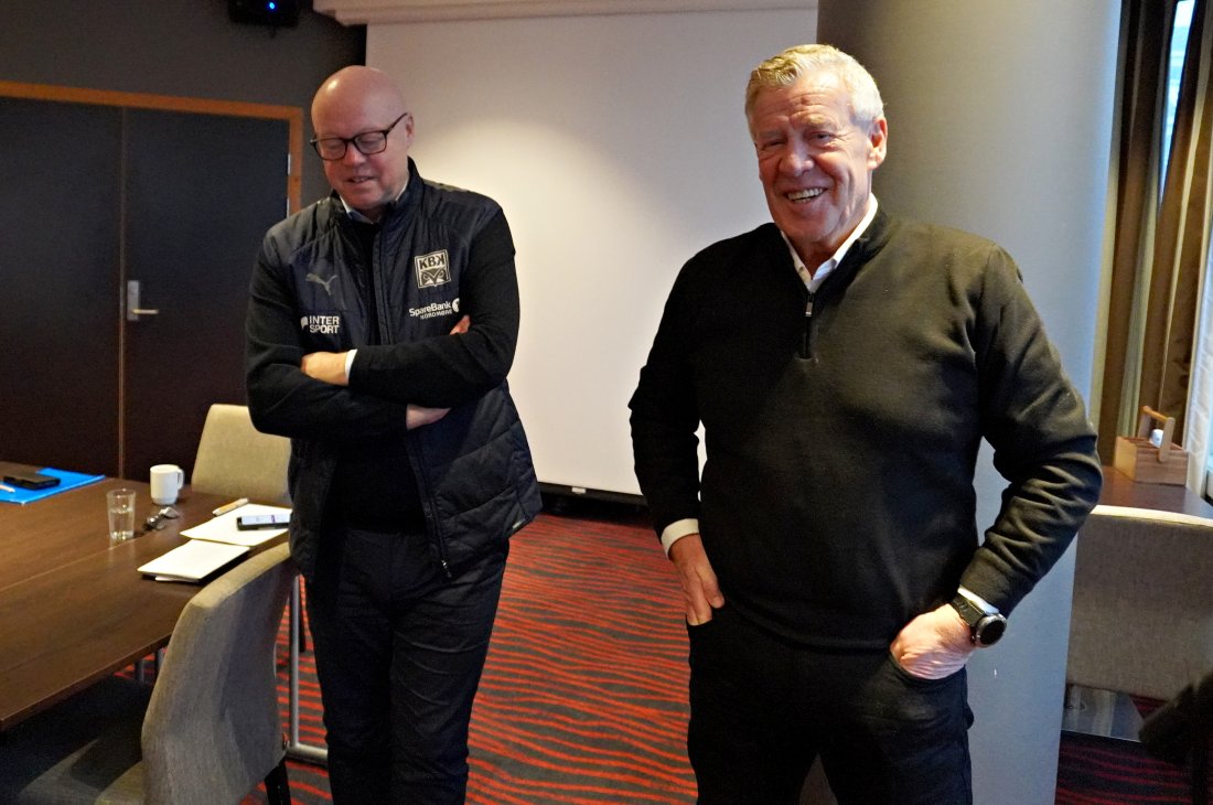 Kjetil Thorsen og Odd Einar Folland under fredagens pressekonferanse.