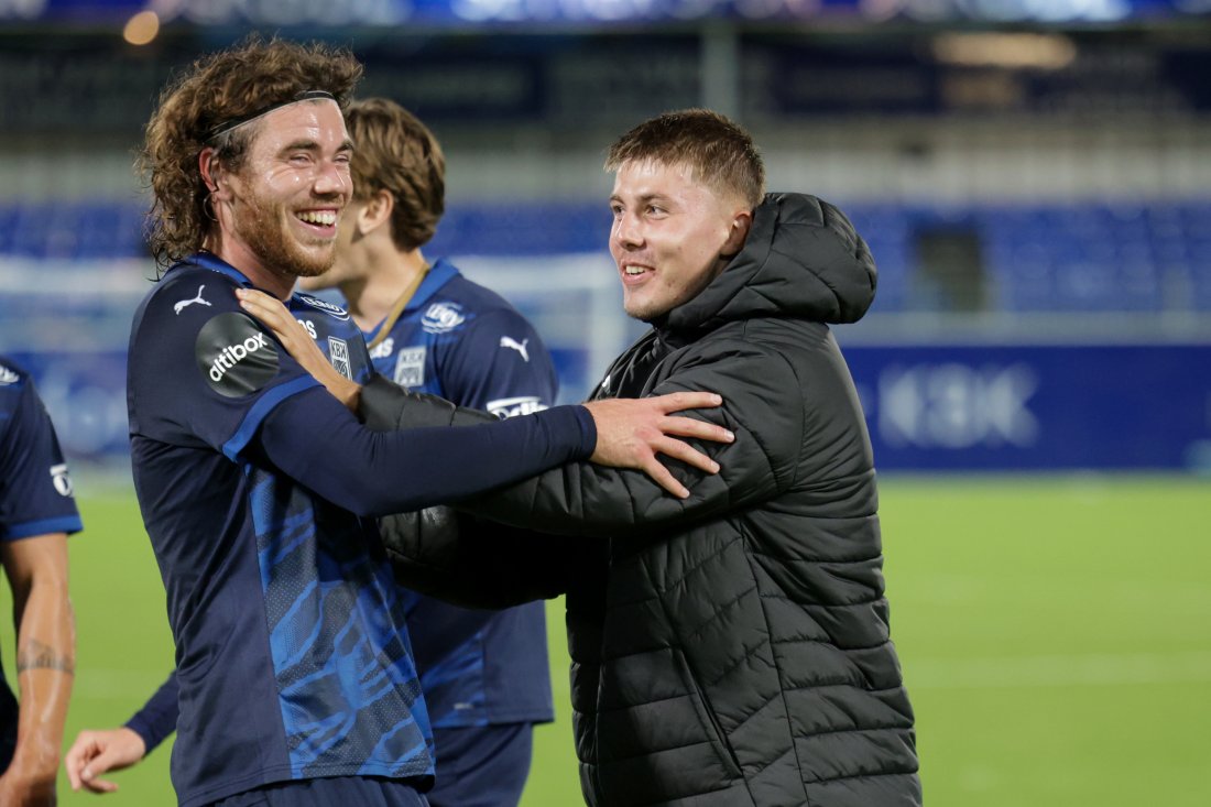 Dansk dynamitt med Marius Elvius og Gustav Christensen! Duoen startet på KBKs høyreside, og førstnevnte leverte målgivende pasning i debuten. Foto: NTB