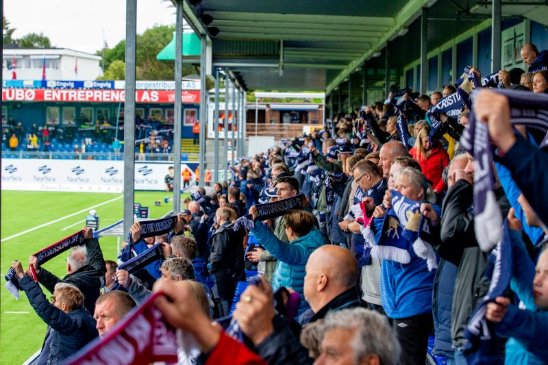 Det var godt å se en stadion som nesten fyltes opp, og i underkant av 2000 nordmøringer på tribunene. Foto: Svein Ove Ekornesvåg / NTB