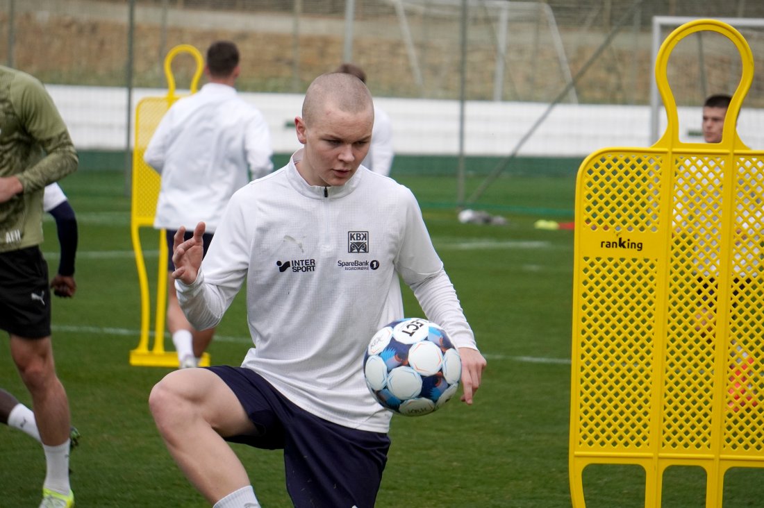 Eirik Erstad Nyland har trent med A-laget i hele vinter, og var med på treningsleiren til Marbella i februar.