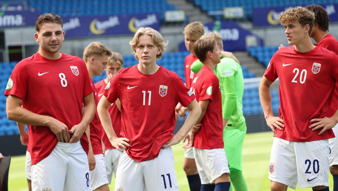 Niklas Ødegård (fra venstre) spilte i G19-EM sammen med Heine Gikling Bruseth og Oskar Siira Sivertsen. Foto: NTB