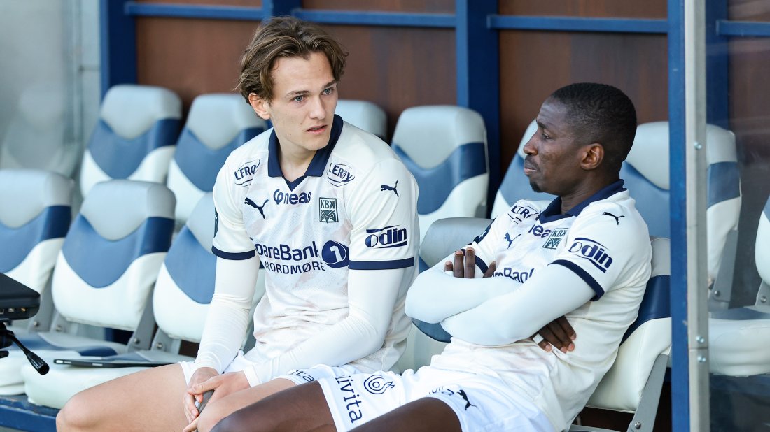 Frederik Flex og Mustapha Isah depper etter kampen mot Sandefjord. Foto: NTB