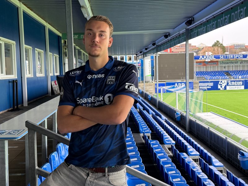 Nikolai Skuseth er på plass på Nordmøre stadion.