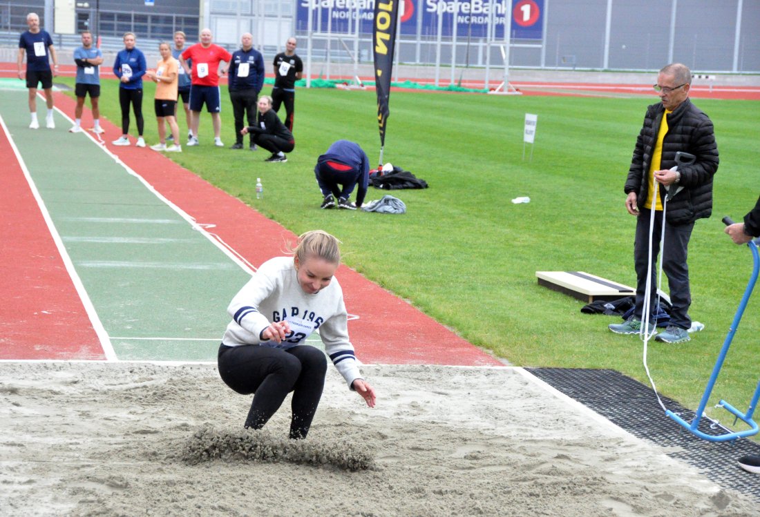 Eirin Liabø Røbech med nedslag i lengdegropa.