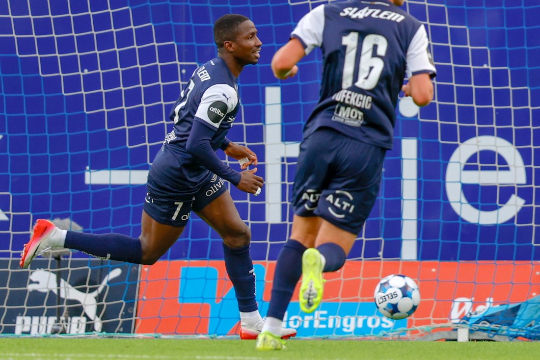 Mustapha Isah jubler etter 1-0-scoringen. Foto: NTB