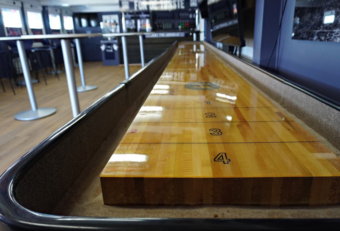 Shuffleboard i Slatlem Corner.